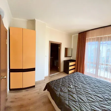 Romana Second Floor 3 Bedroom Apartamento